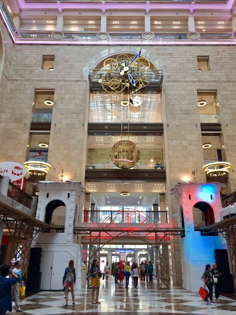 L'horloge monumentale Raketa est en or et platine. C'est le plus grand mécanisme horloger au monde.