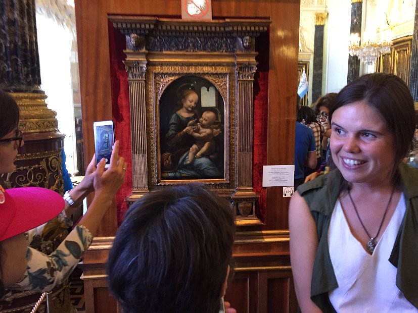 L'oeuvre sur laquelle tout le monde se rue : La madone et son enfant de Léonard de Vinci. Difficile de s'en approcher !