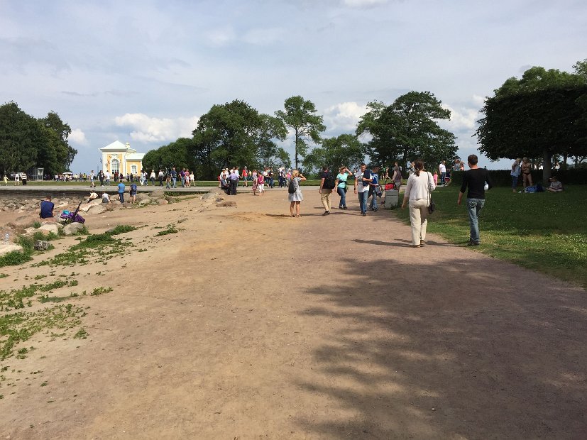 Nous nous dirigeons vers l'embarcadère sur le Golfe de Finlande.