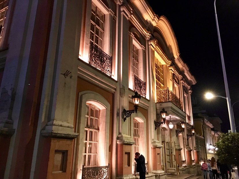 Le Café Pouchkine de nuit