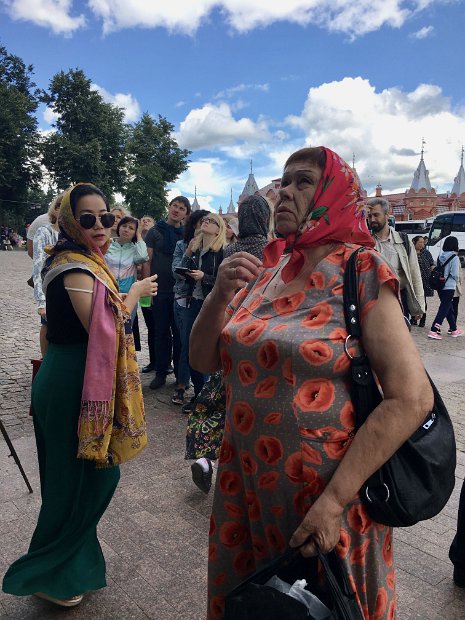 Un instant de recueillement avant de quitter le monastère.