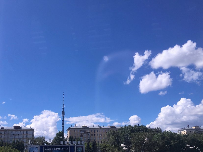 La Tour Ostankino est une tour de radio-télédiffusion qui culmine à 540 mètres.