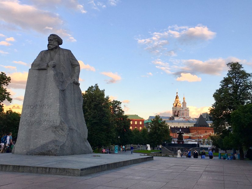 Un petite visite à Karl avant d'aller dîner.