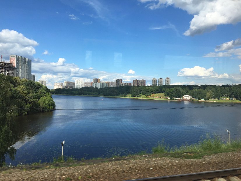 Nous traversons le Canal de Moscou.