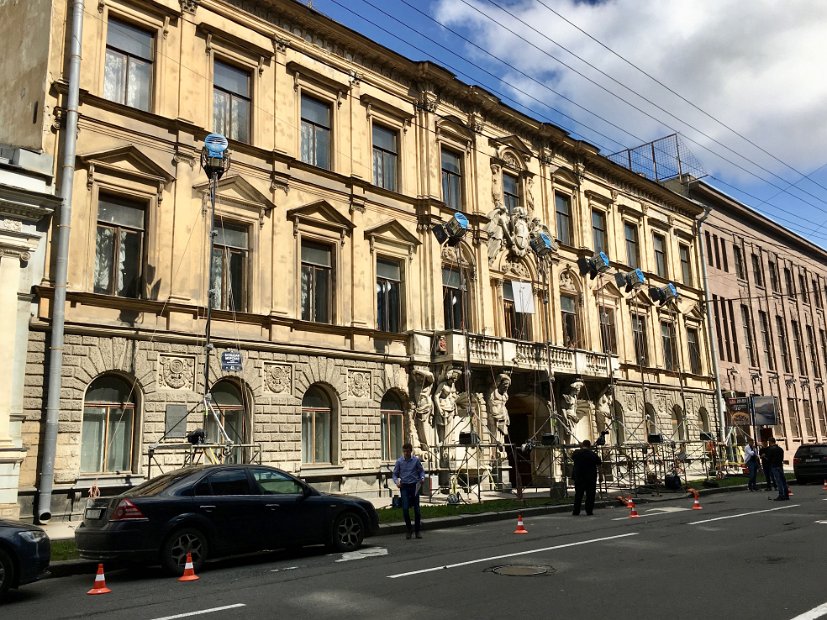 Mercredi 26 juillet : rendez-vous avec Angela à midi, ce qui nous laisse le temps de découvrir les magnifiques demeures XIXème siècle de notre rue.