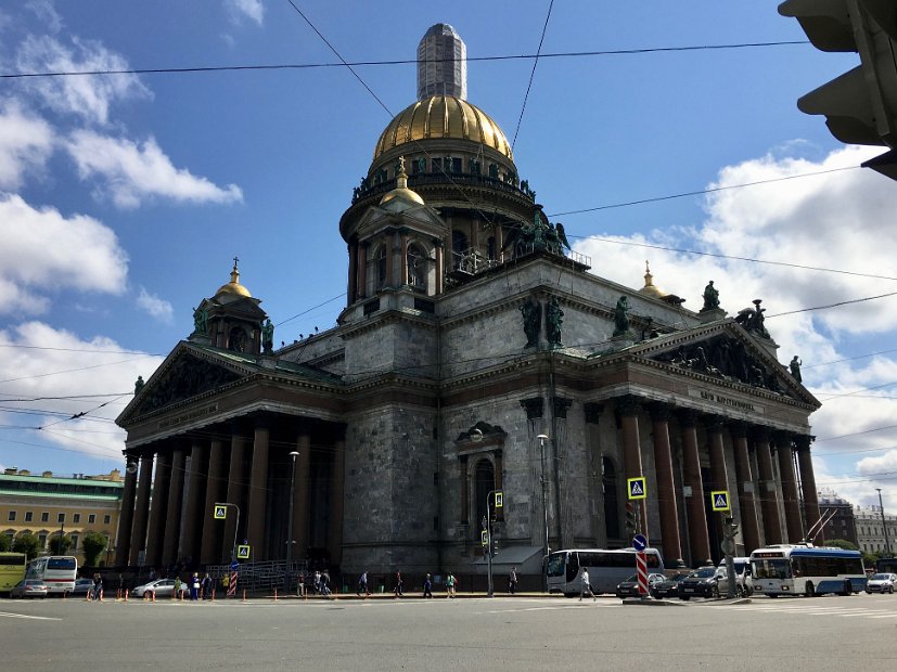 Cathédrale Saint-Isaac : allez, c'est décidé,on monte ! C'est la  troisième plus haute cathédrale d'Europe. 