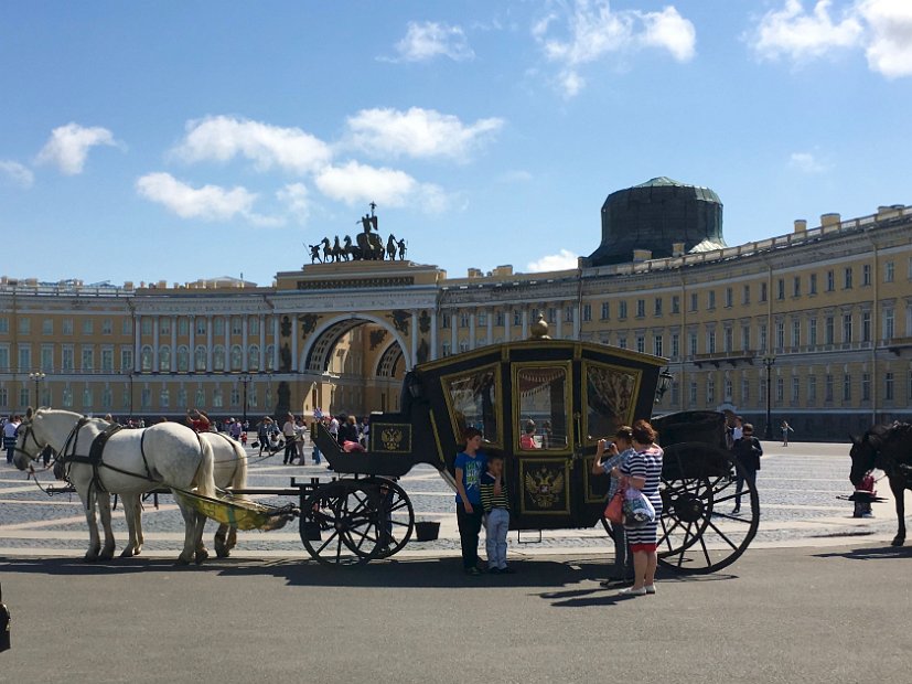 Un souvenir de voyage inoubliable pour ces petits touristes