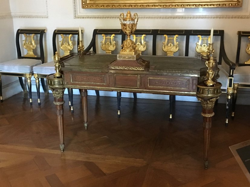 Quelque beaux meubles du palais