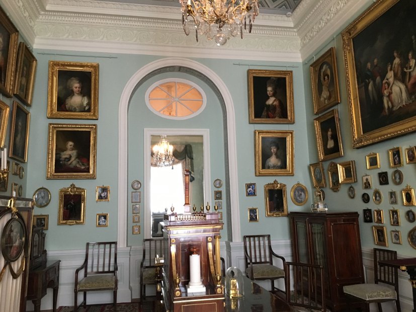 Le salon familial : Paul et sa femme Maria eurent 10 enfants