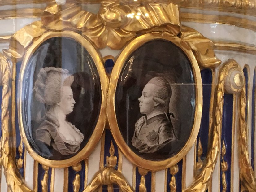 Catherine II et son fils Paul 1er : elle ne souhaitait pas qu'il lui succède, préférant son petit-fils Alexandre.