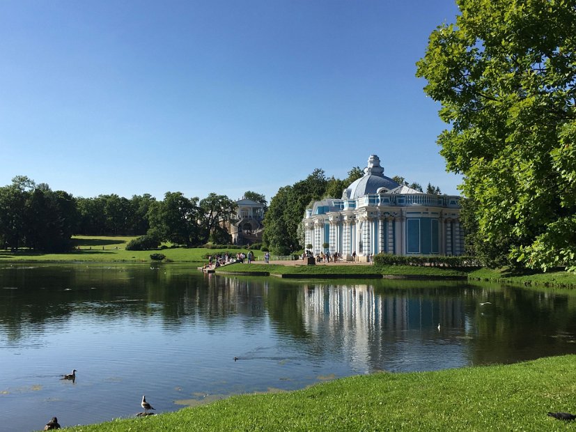 Le pavillon de la grotte